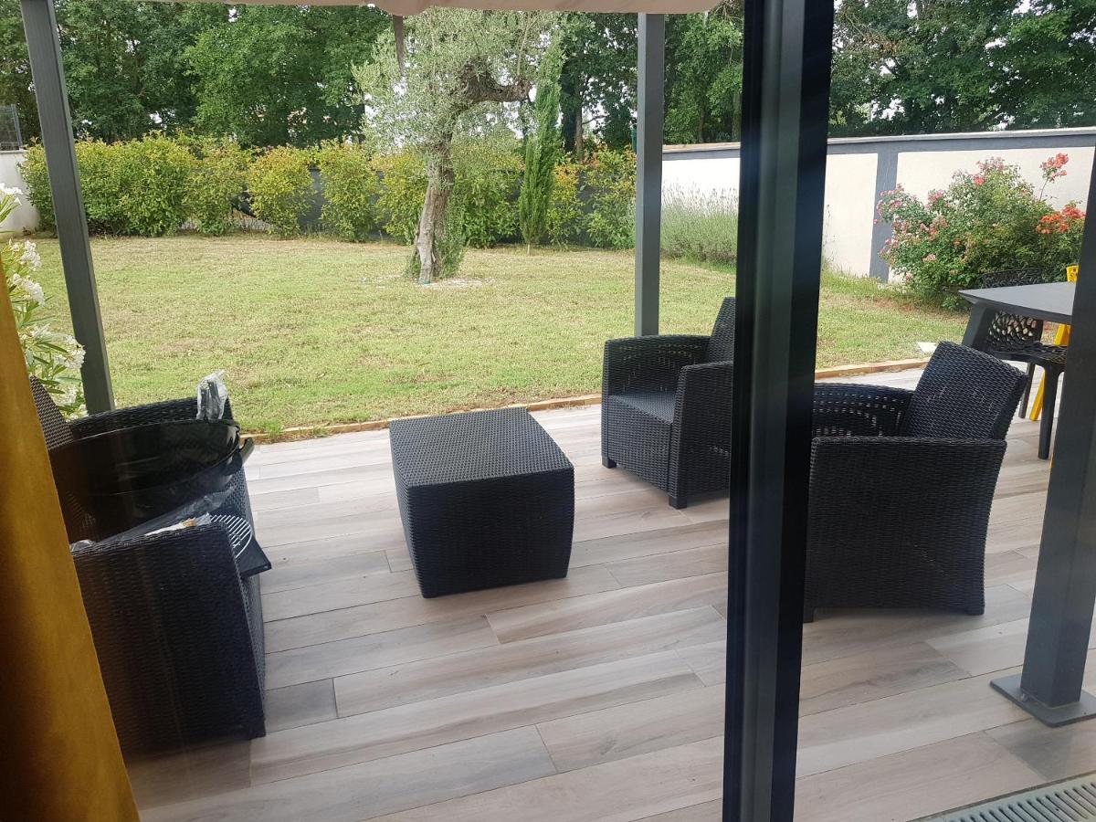 Villa Des Rives Du Lac Montans Exteriör bild